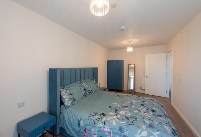 Heron Place, Colnebank Drive, Watford, Hertfordshire photo 5