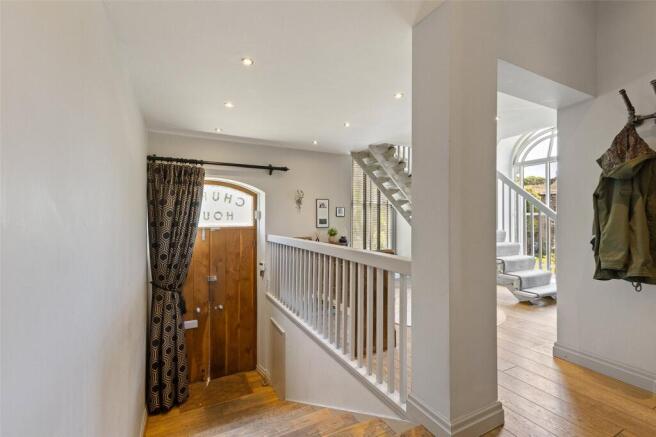 5 bed Detached for sale Image 6