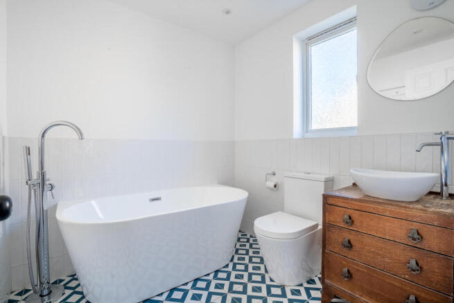 3 bed Semi-Detached for sale Image 4