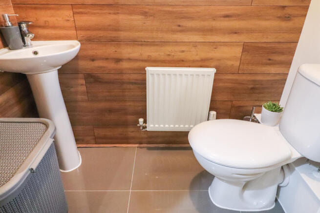 Downstairs WC.JPG