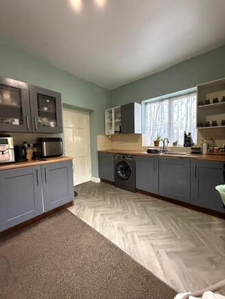 3 bed Semi-Detached for sale Image 11