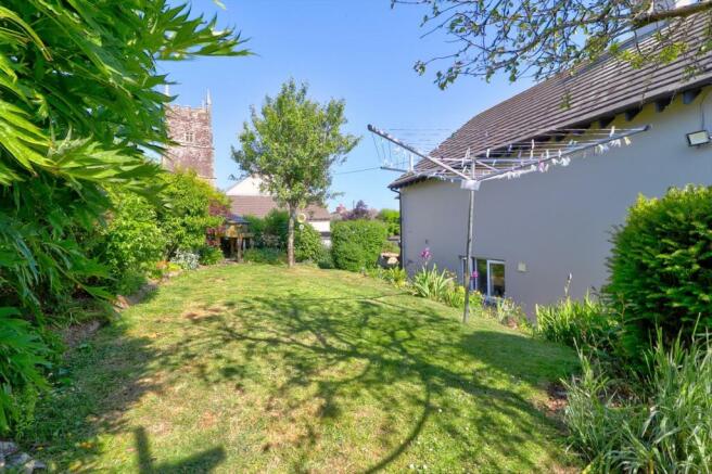 Rear garden new iii.jpg