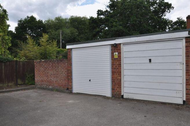 Garage & Parking