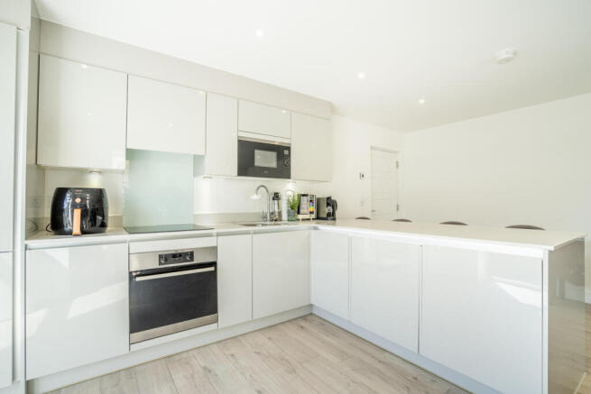 2 bed Apartment for sale Image 5