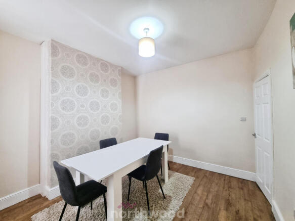 3 bed Terraced to rent Image 4