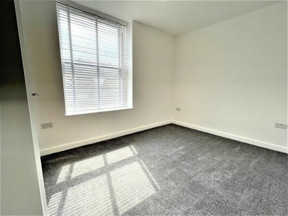 2 bed Apartment to rent Image 8