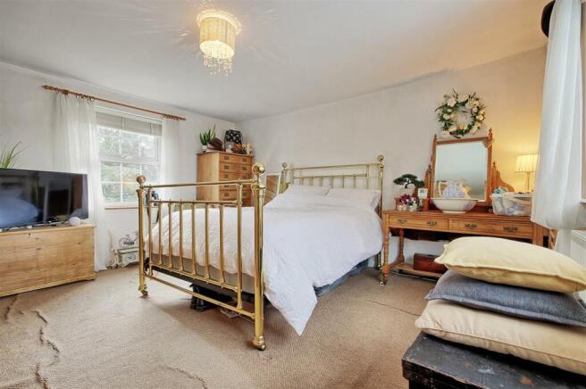 Bedroom 1.jpg