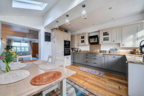 21 Downsview, School Road, Winchester SO21 1QQ