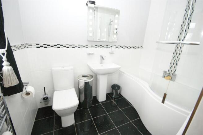 En-Suite Bathroom