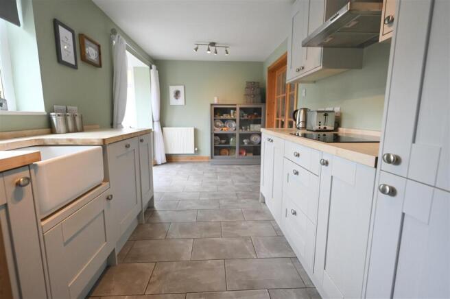 3 bed Detached for sale Image 5