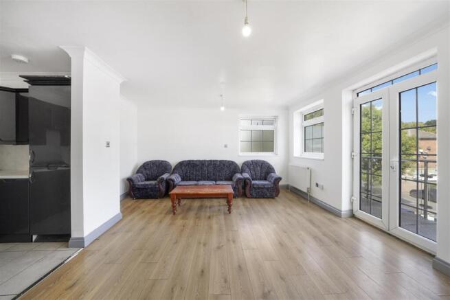 Flat 5 967 Harrow Road Wembley HA0 2SF - 004.jpg