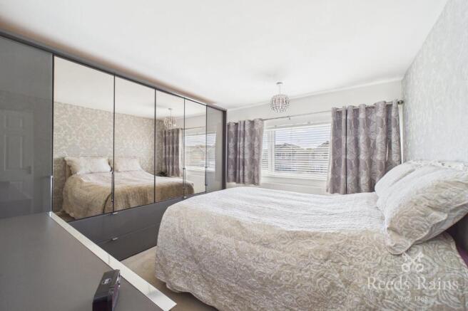 4 bed Detached for sale Image 4
