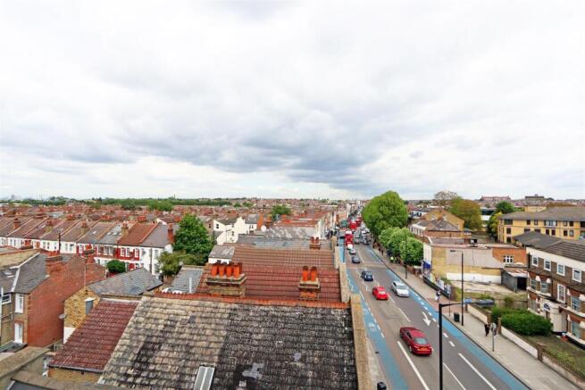 F7 122 Tooting High Street  vista.jpg