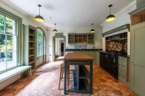 38a, Linden Gardens, London W2 4ER