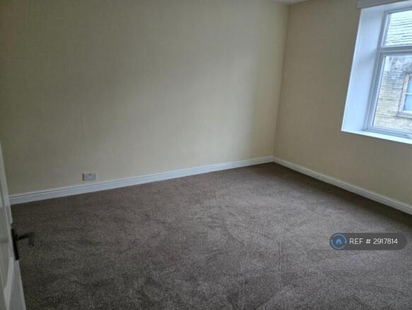 3 bed Terraced to rent Image 12