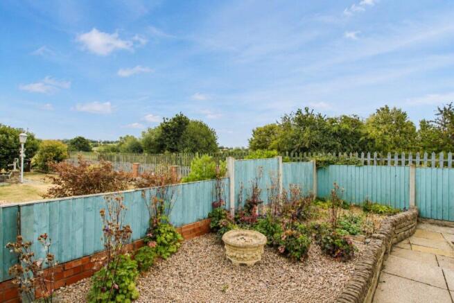 2 bed Semi-Detached Bungalow for sale Image 11