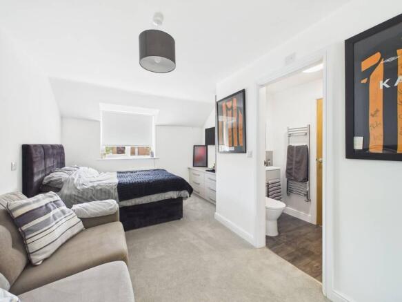 4 bed Detached for sale Image 10