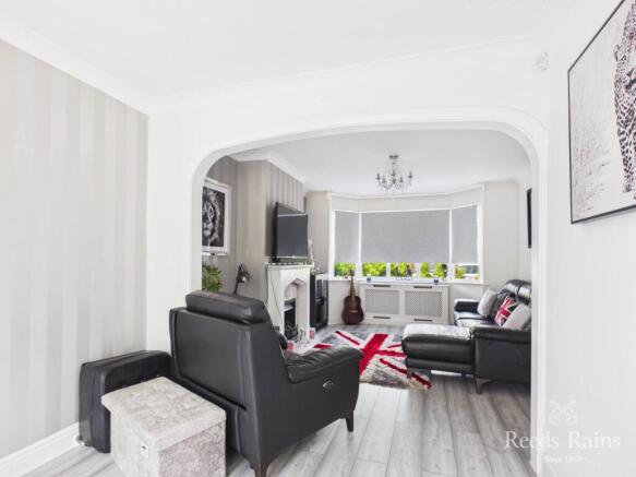 3 bed Semi-Detached for sale Image 5
