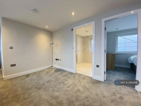 1 bed Flat to rent Image 4