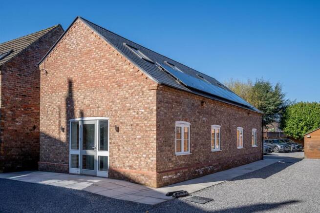 18 bed House for sale Image 4