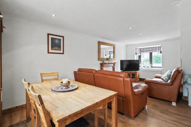 Corsham Gardens Nottingham, NG3 6LZ
