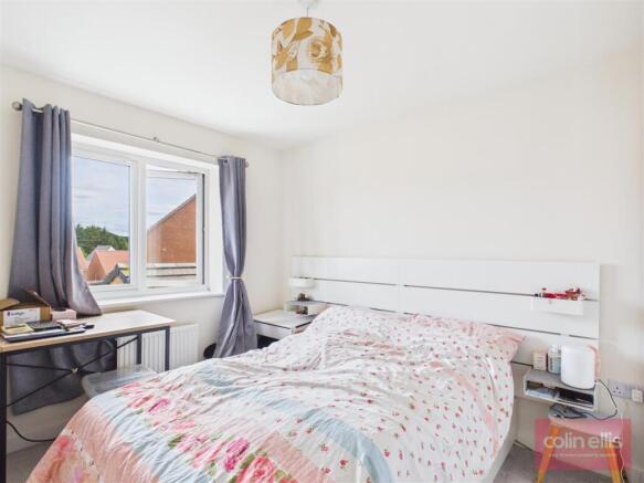 4 bed Detached for sale Image 10