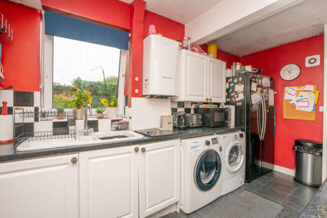 3 bed Semi-Detached for sale Image 8