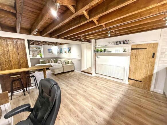 4 bed Terraced for sale Image 11