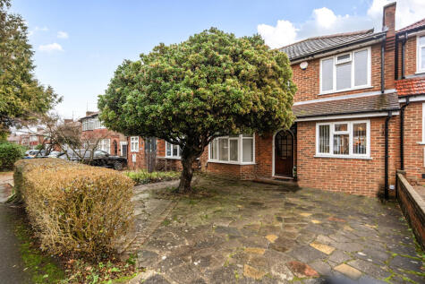 Peareswood Gardens, Stanmore, Middlesex