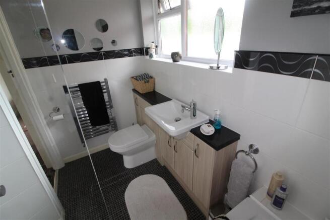 Bathroom.JPG