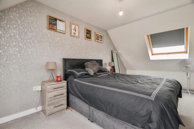 3 bed Terraced for sale Image 10