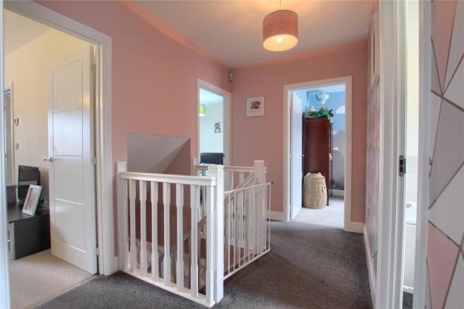 4 bed Detached for sale Image 12