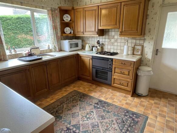Gorse Close, Bourton-On-The-Water, Cheltenham photo 4