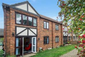 3, Orchard Mead, Leigh-on-sea SS9 4LW