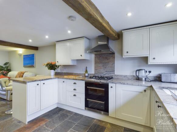 CAM00829P1-PR0110-STILL05