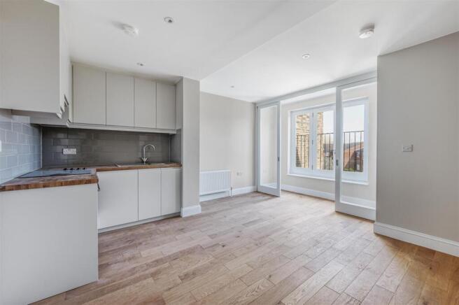 FFF 70 Berrymead Gardens (1).jpg