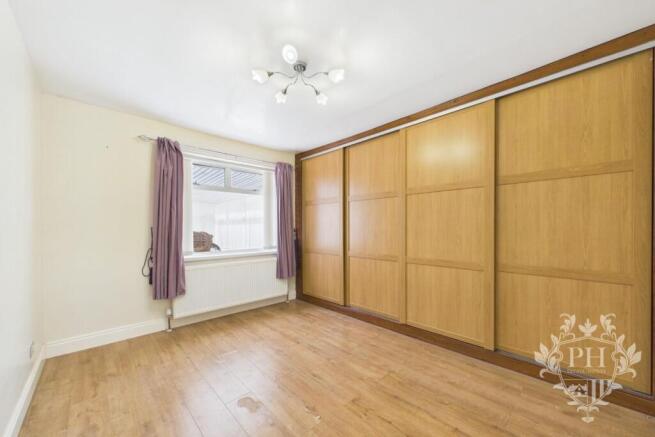 2 bed Semi-Detached Bungalow for sale Image 5