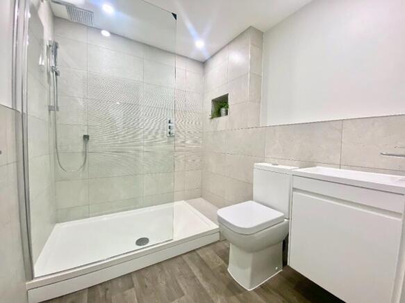 1 bed Apartment to rent Image 11
