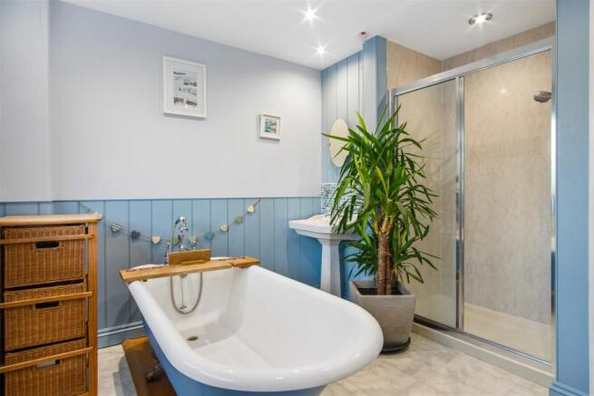 HOUSE BATHROOM