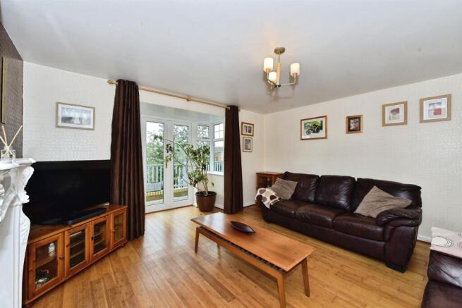 4 bed Detached for sale Image 4