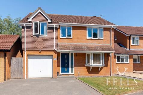 Wren Gardens, Alderholt, SP6