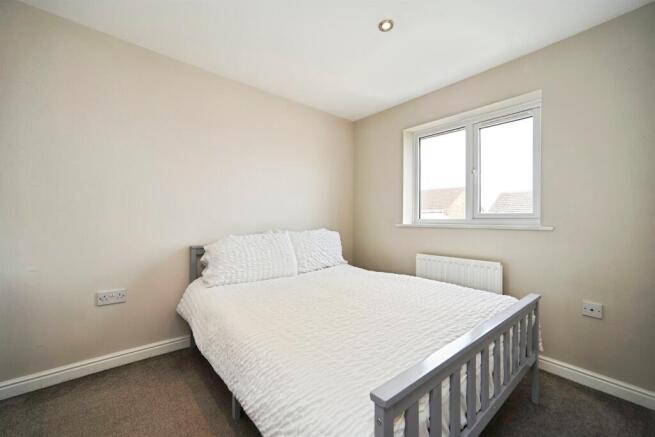 3 bed Semi-Detached for sale Image 9