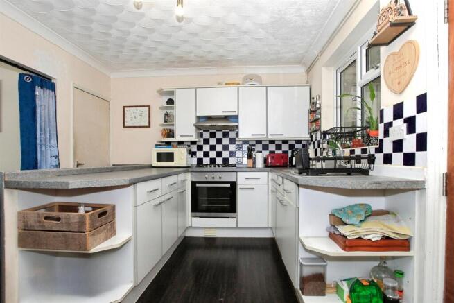 Kitchen/Dining Area