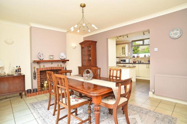 3 bed Bungalow for sale Image 6