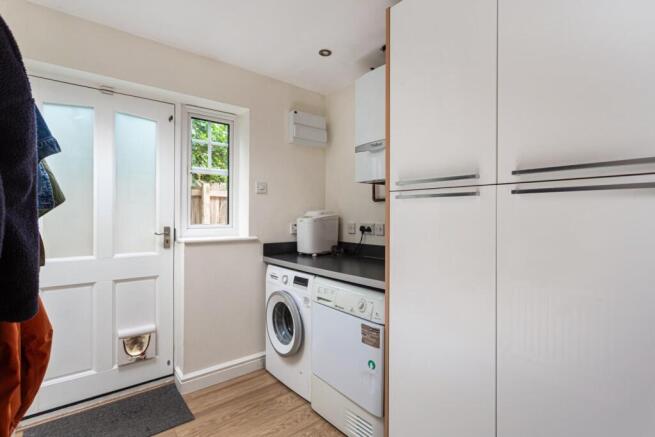 5 bed Detached for sale Image 12