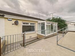 102, Brynglas, Cardigan SA43 2EE
