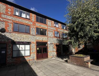 12B Aldiss Court, High Street, Dereham, Norfolk NR19 1TS