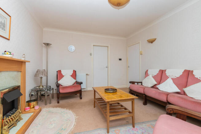 61 kinpurnie Road paisley 3L-19