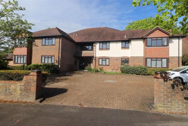 2-bed flat on Florance Court, Northwood, HA6, £500,000