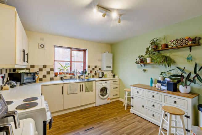 1 bed Flat for sale Image 2